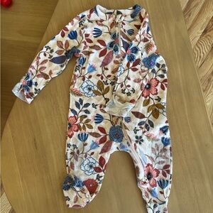 Old Navy Cream Floral Zip-Up Footed Baby One-Piece with Blue & Red Flowers